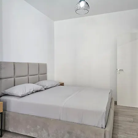Joanne Apartment Sarande